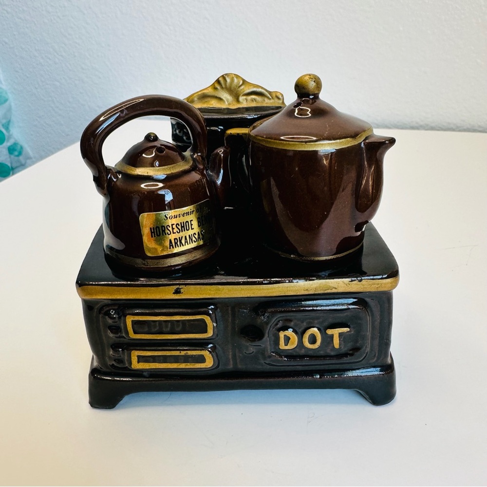 VTG Artmark Brown Gold‎ Coffee Tea Salt Pepper Shakers On Oven Base
